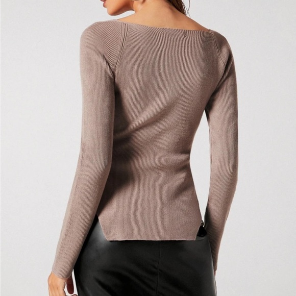 Slit Hem Ribbed Knit Sweater - Picture 4 of 11